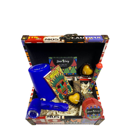 Our Stash Sets provide you with all the weed rolling, mauling and storing solutions you need as a stoner on the go. Magnetic maul pad, grinder, vacuum seals, rolling papers and joint tubes featuring super creative and functional designs.